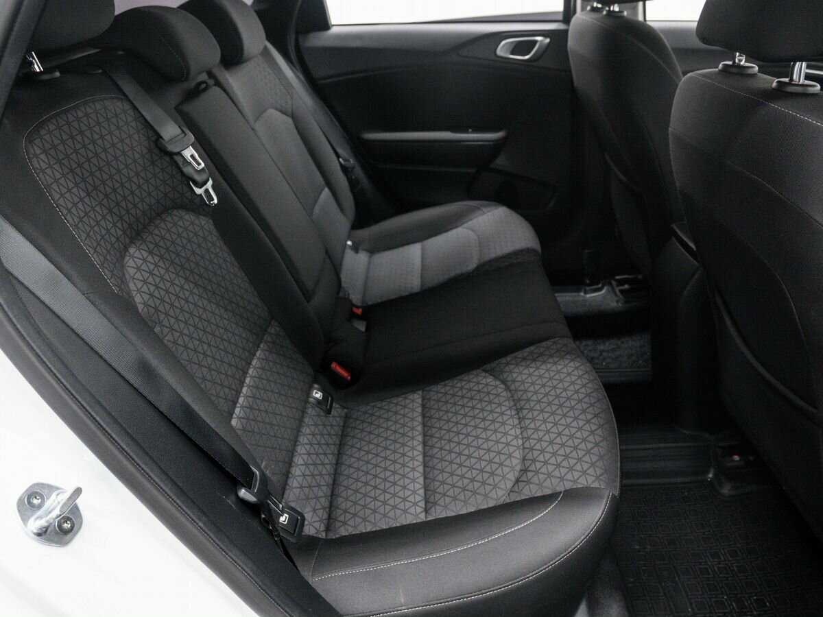 Купить Kia Ceed с пробегом. Фото: #10