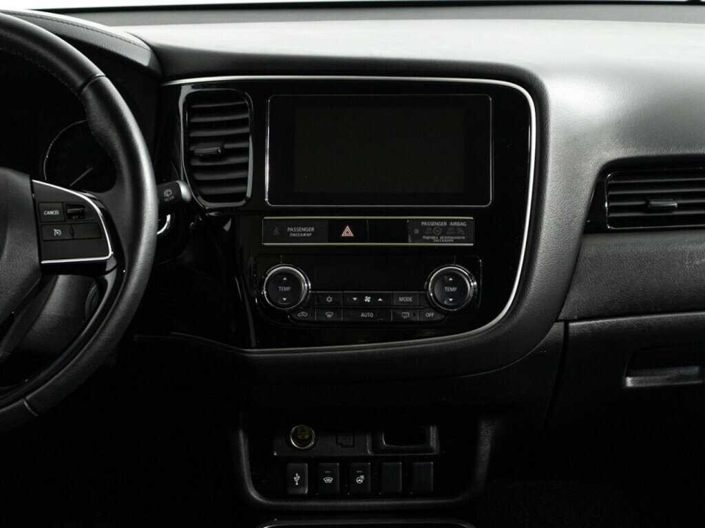 Купить Mitsubishi Outlander с пробегом. Фото: #10