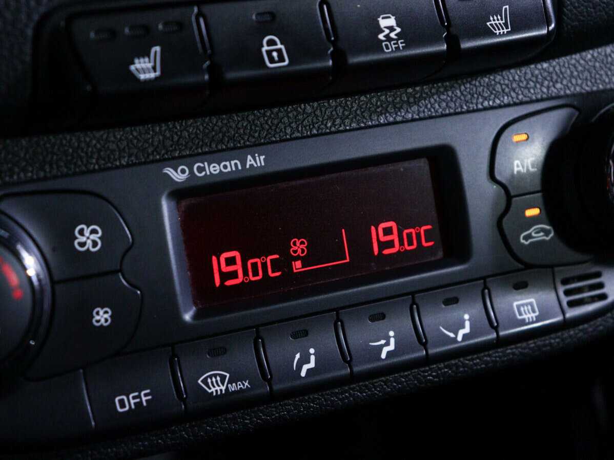 Купить Kia Ceed с пробегом. Фото: #17