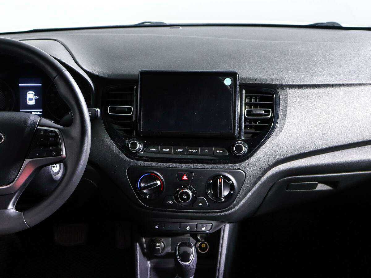 Купить Hyundai Solaris с пробегом. Фото: #11