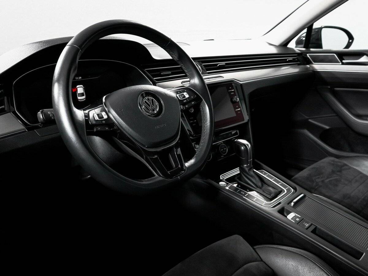 Купить Volkswagen Passat с пробегом. Фото: #13