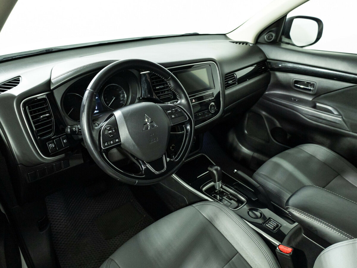 Купить Mitsubishi Outlander с пробегом. Фото: #8