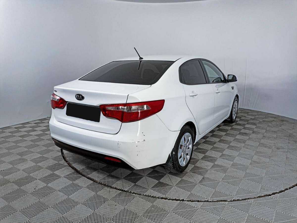 Купить Kia Rio с пробегом. Фото: #4