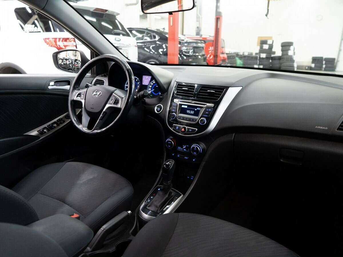 Купить Hyundai Solaris с пробегом. Фото: #15