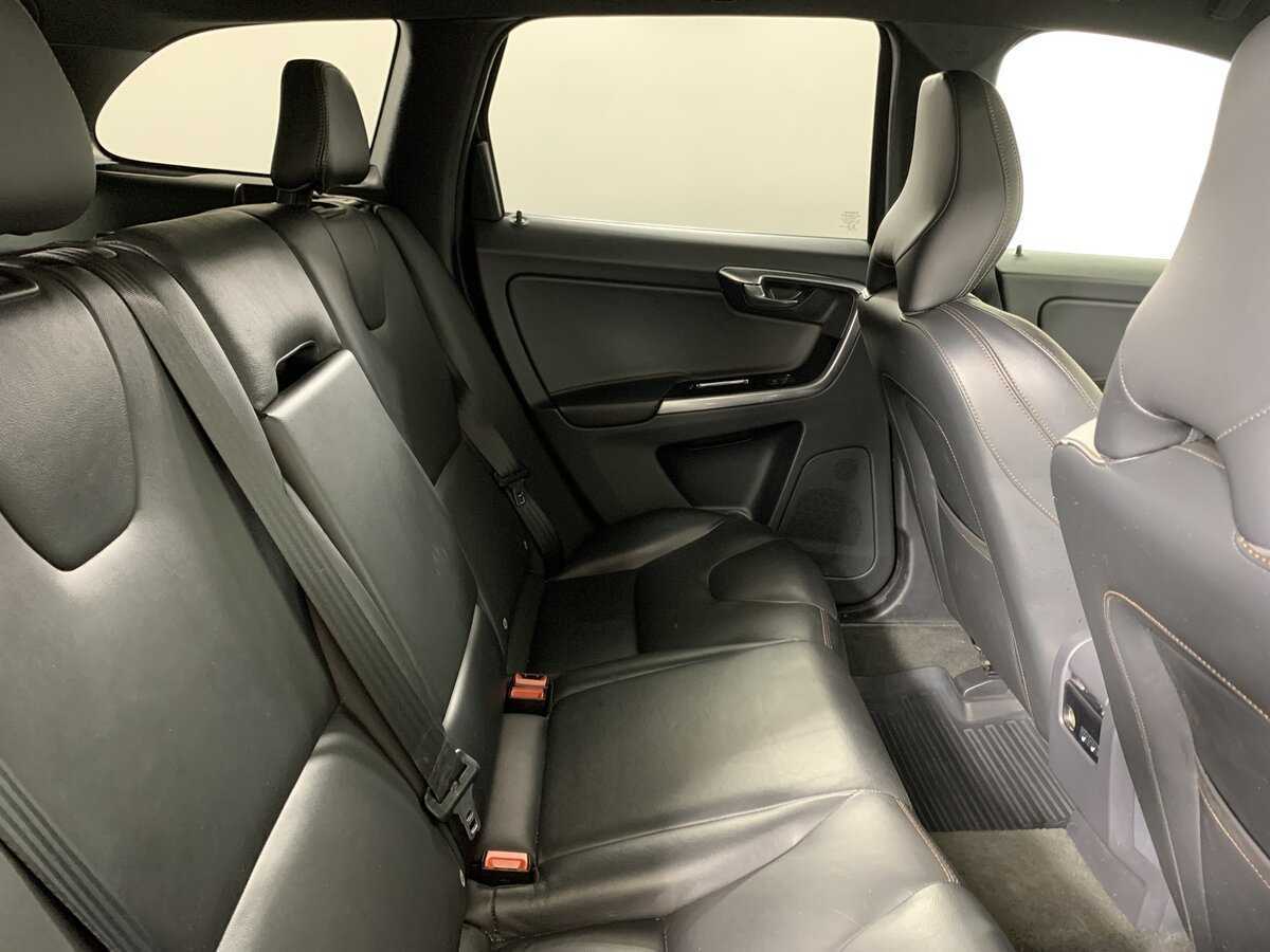Купить Volvo XC60 с пробегом. Фото: #17