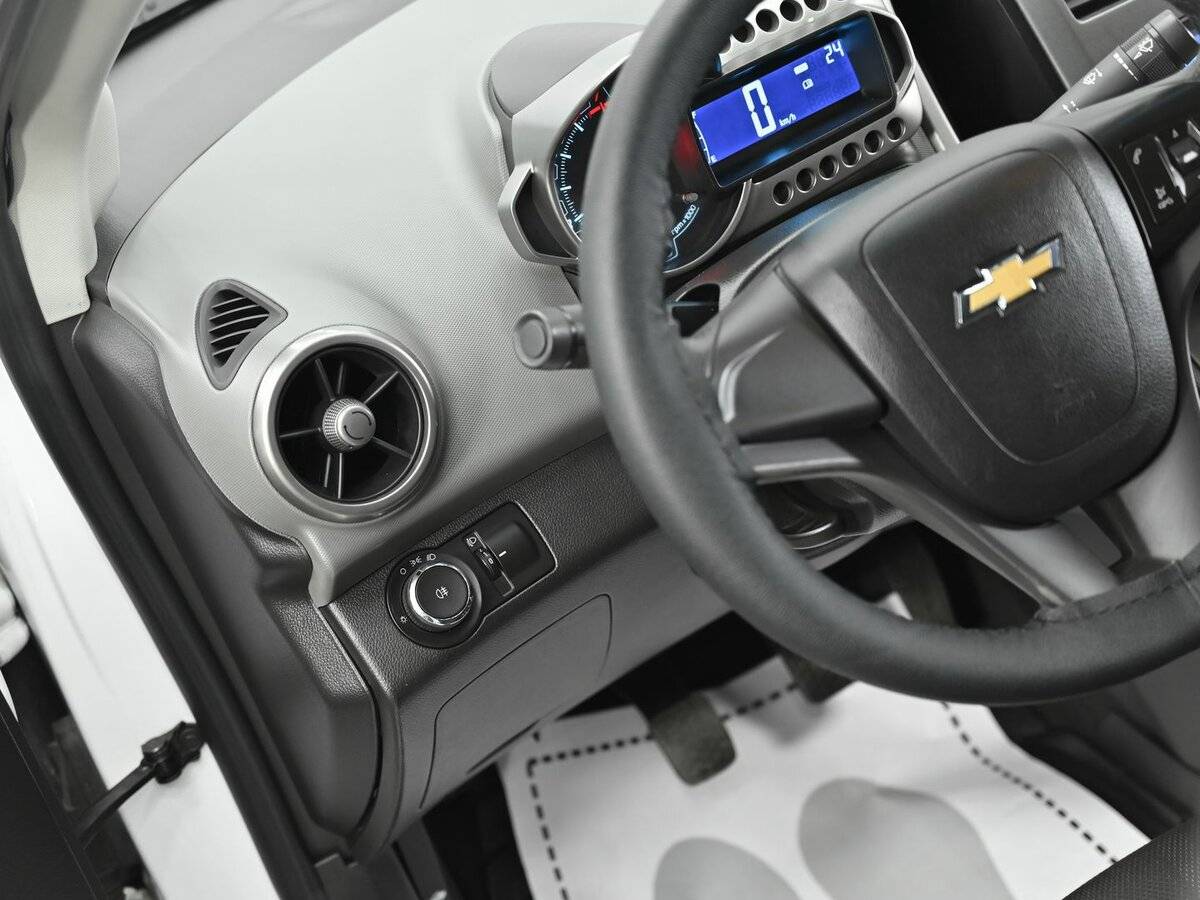 Купить Chevrolet Aveo с пробегом. Фото: #6