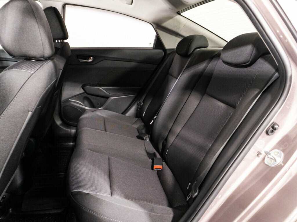 Купить Hyundai Solaris с пробегом. Фото: #9