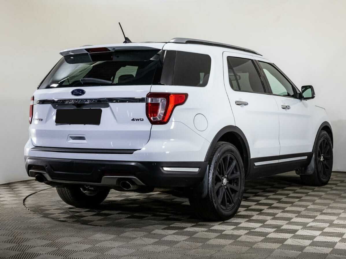 Купить Ford Explorer с пробегом. Фото: #3
