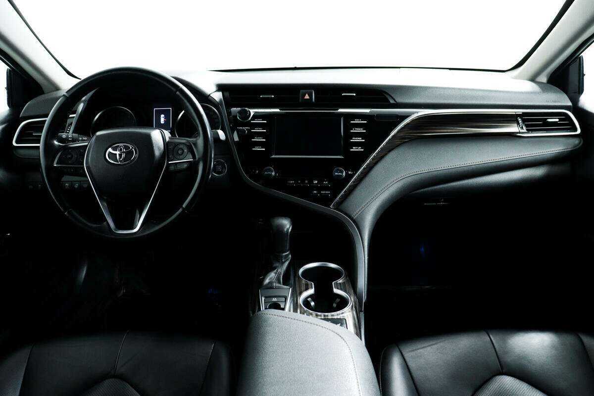 Купить Toyota Camry с пробегом. Фото: #10