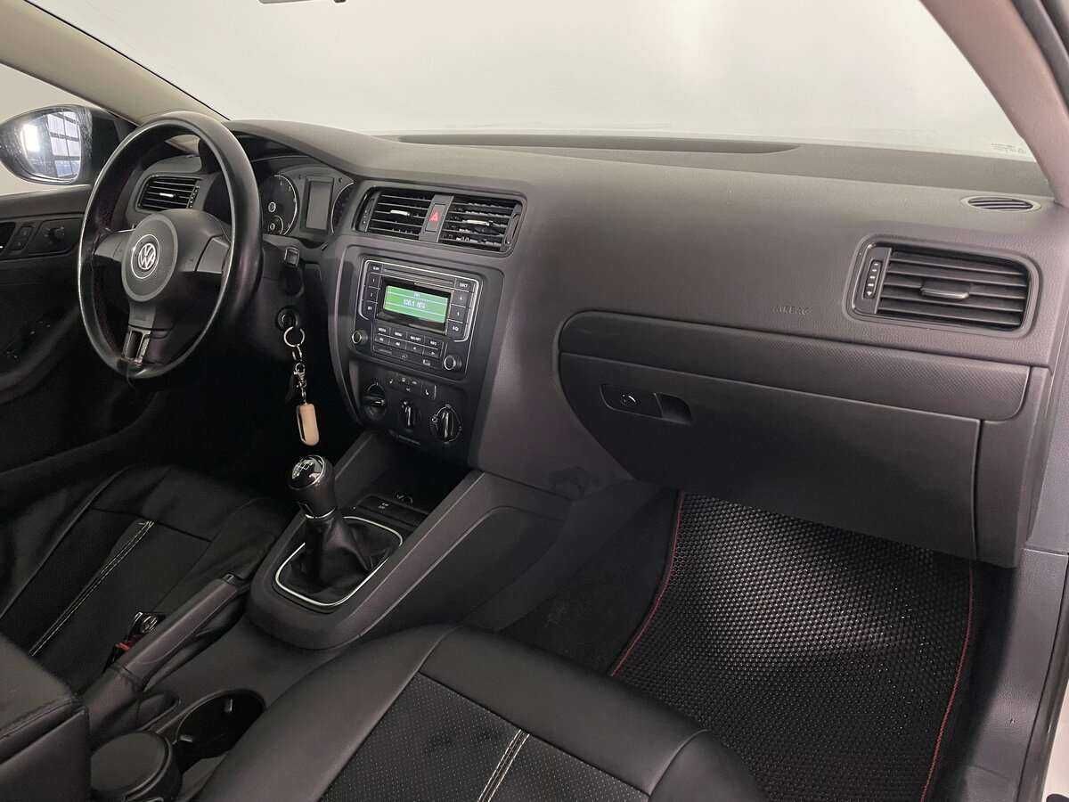 Купить Volkswagen Jetta с пробегом. Фото: #7
