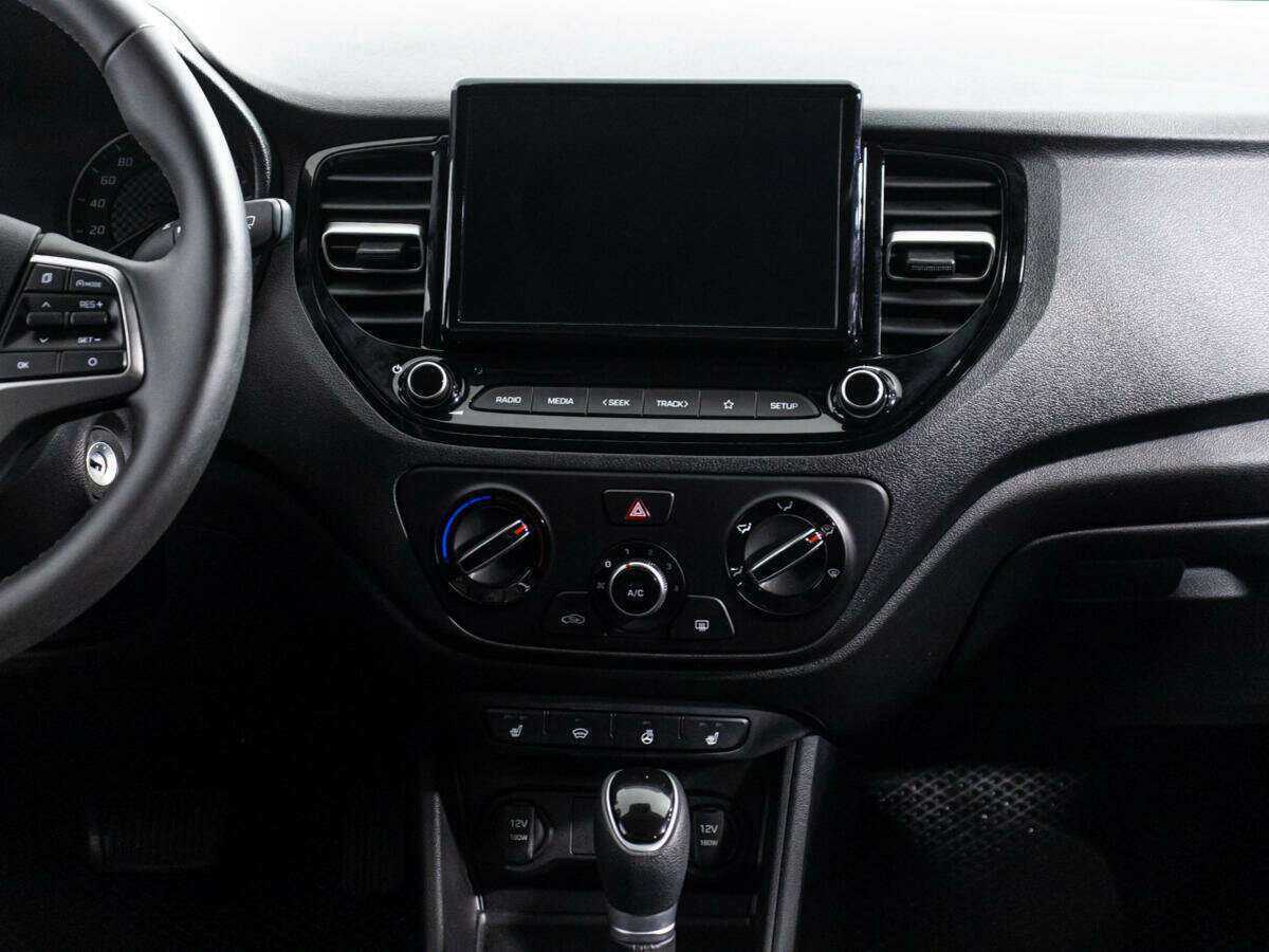 Купить Hyundai Solaris с пробегом. Фото: #13