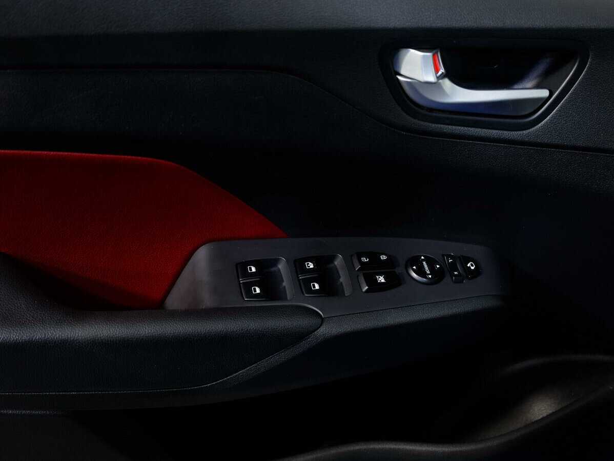 Купить Hyundai Solaris с пробегом. Фото: #21