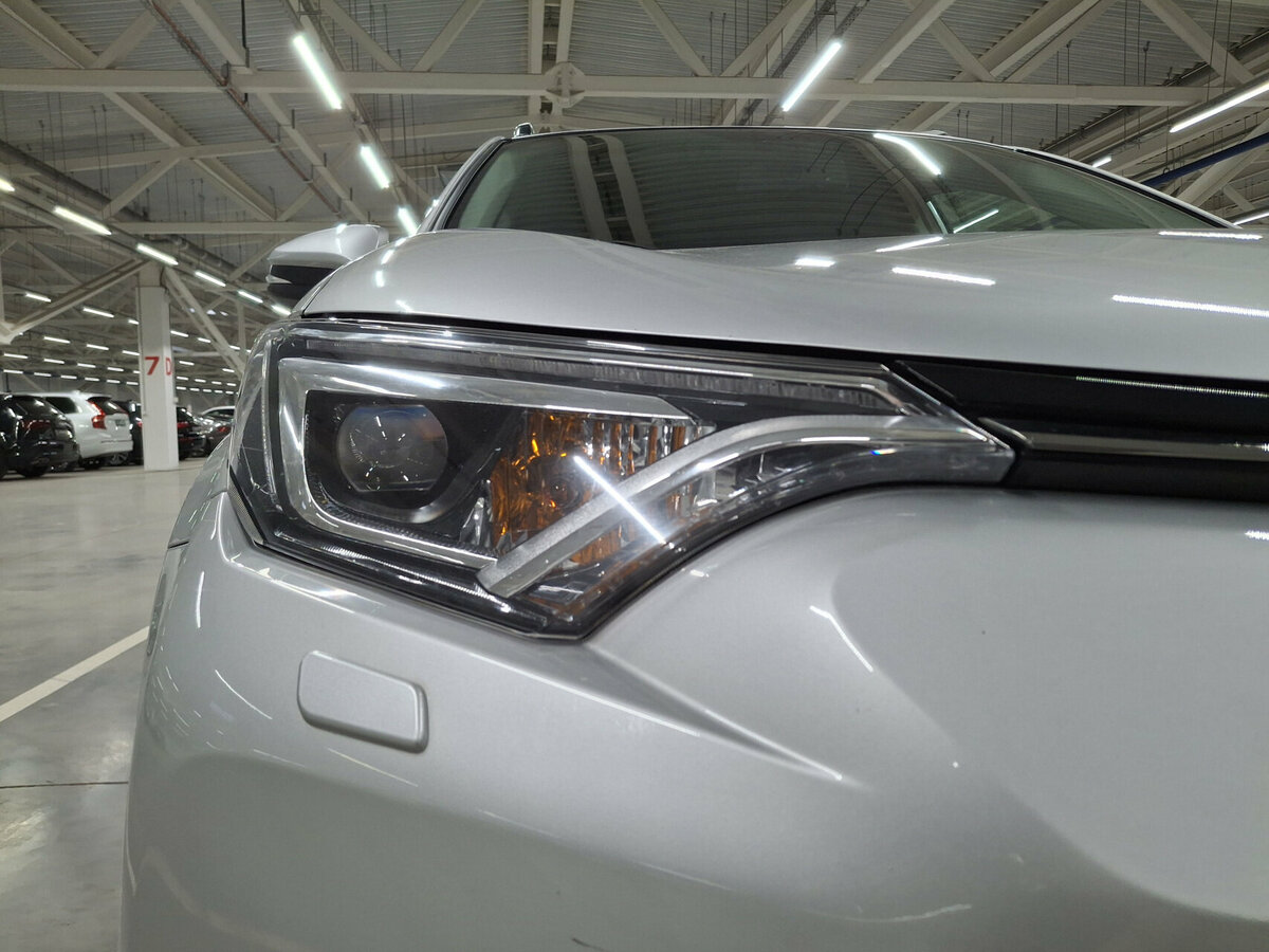 Купить Toyota RAV4 с пробегом. Фото: #16