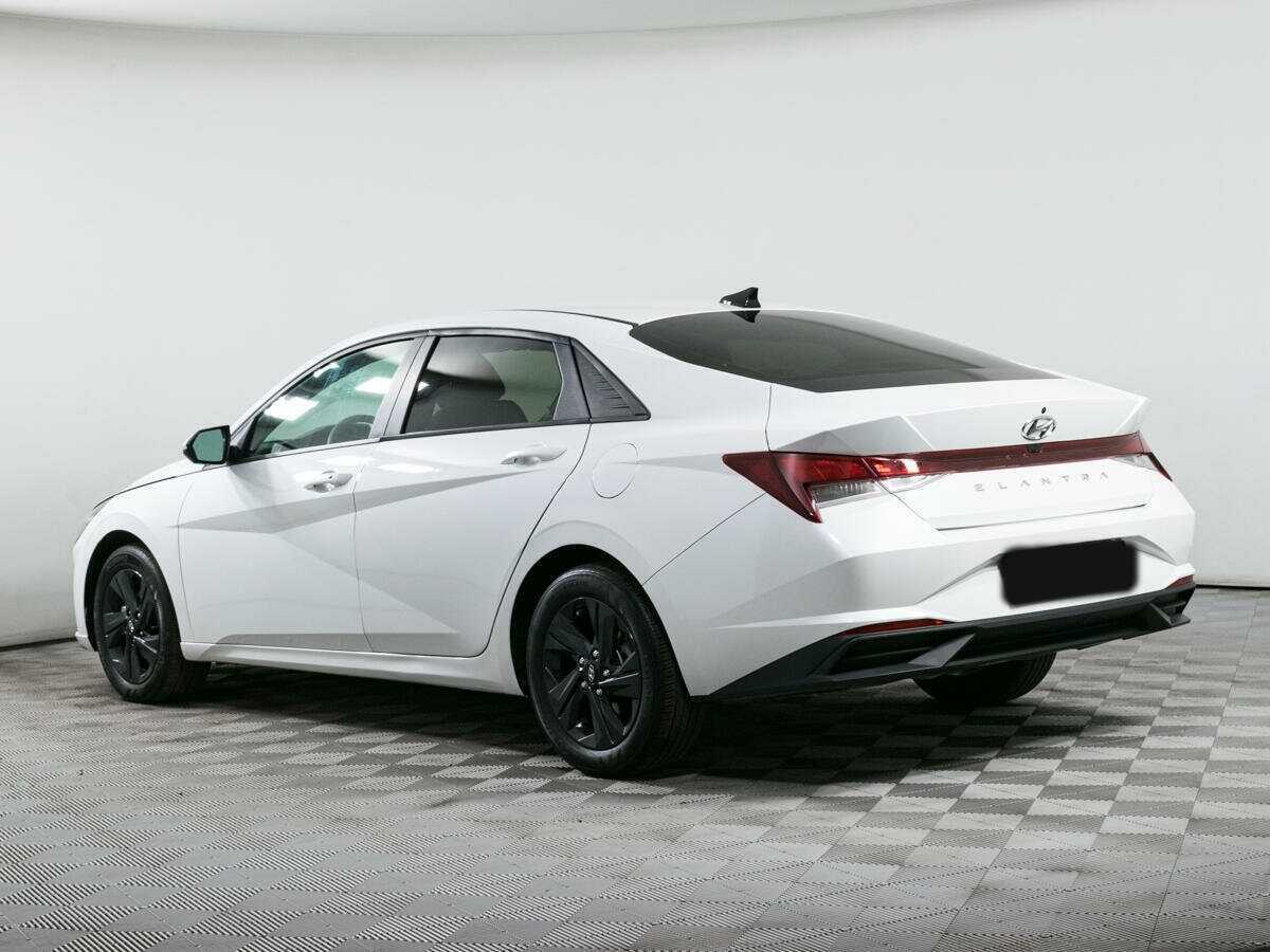 Купить Hyundai Elantra с пробегом. Фото: #4