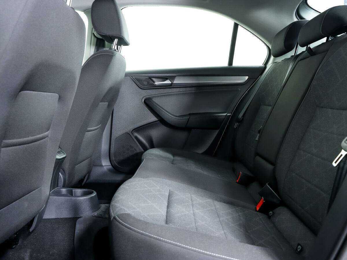 Купить Volkswagen Polo с пробегом. Фото: #10