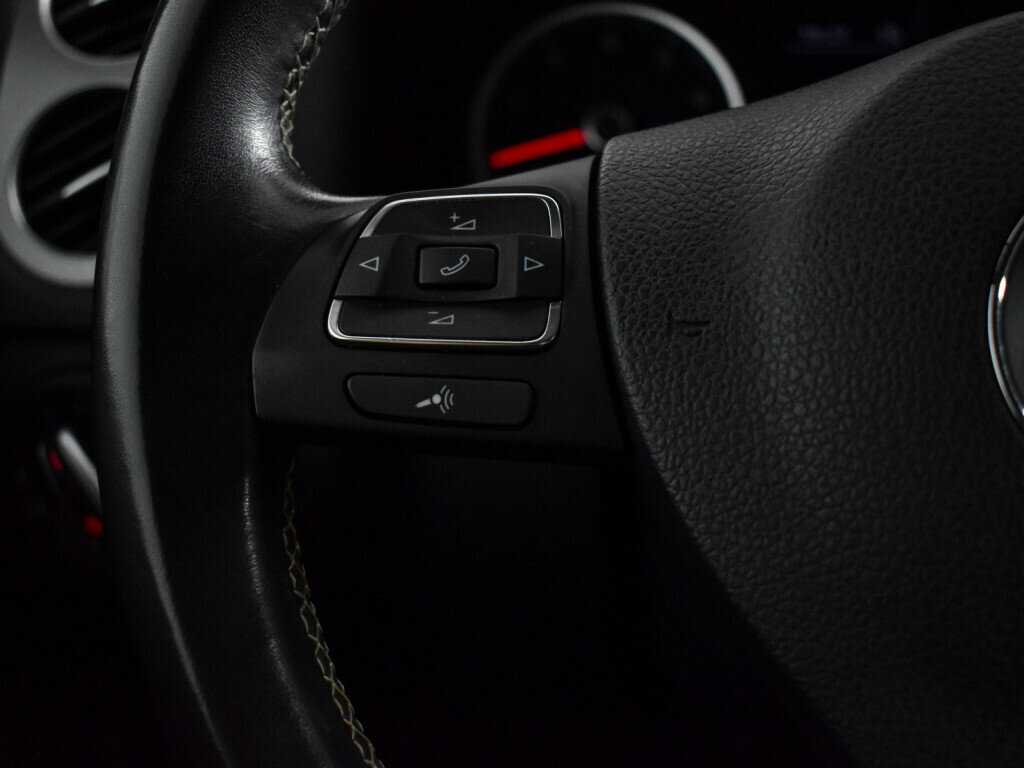Купить Volkswagen Tiguan с пробегом. Фото: #15