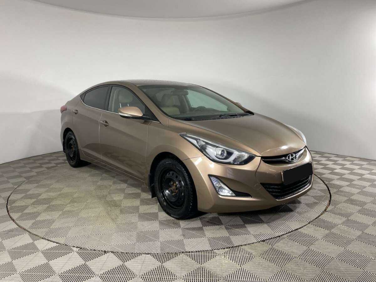 Купить Hyundai Elantra с пробегом. Фото: #2