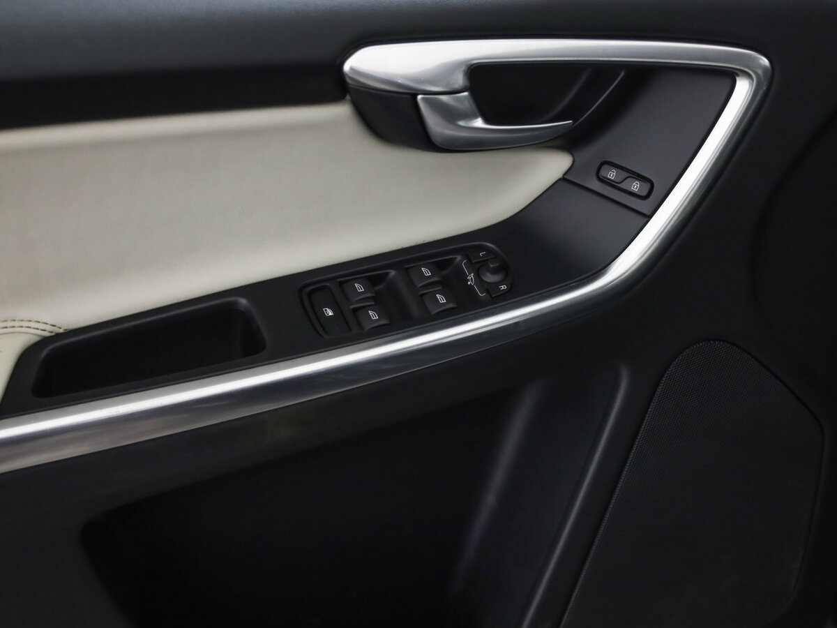 Купить Volvo XC60 с пробегом. Фото: #18