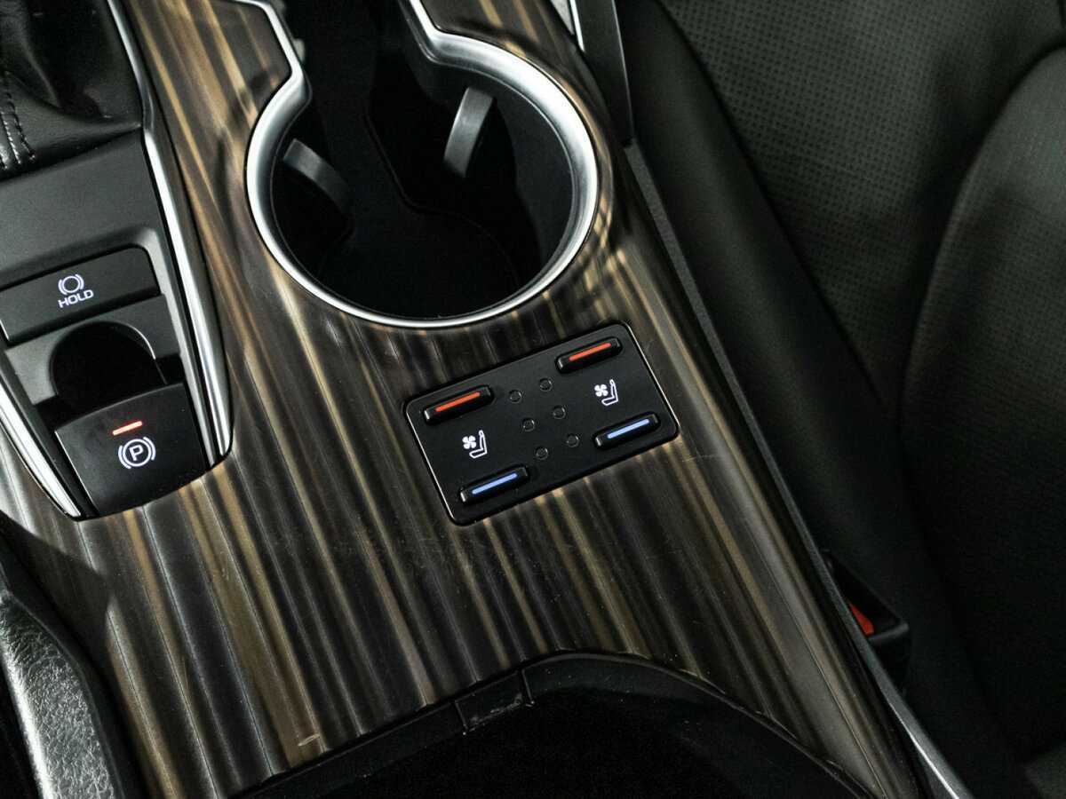 Купить Toyota Camry с пробегом. Фото: #20