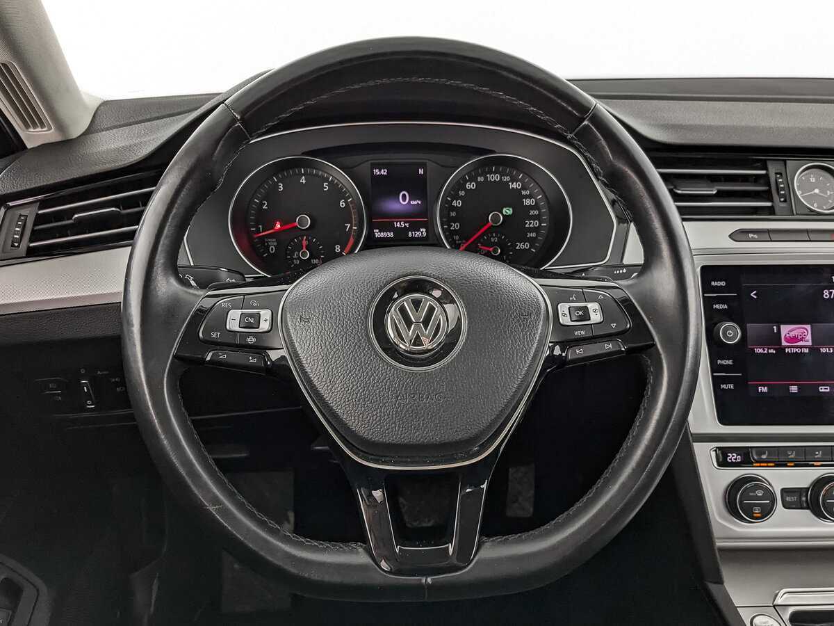 Купить Volkswagen Passat с пробегом. Фото: #17