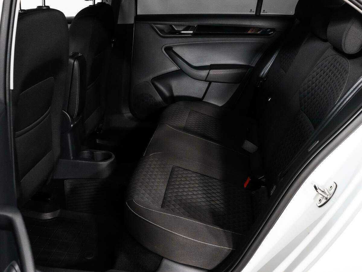 Купить Skoda Rapid с пробегом. Фото: #6