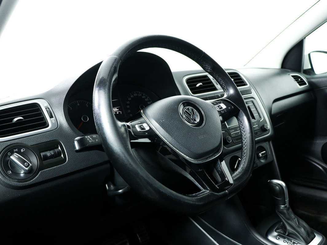 Купить Volkswagen Polo с пробегом. Фото: #12