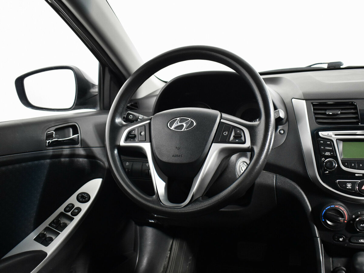 Купить Hyundai Solaris с пробегом. Фото: #14