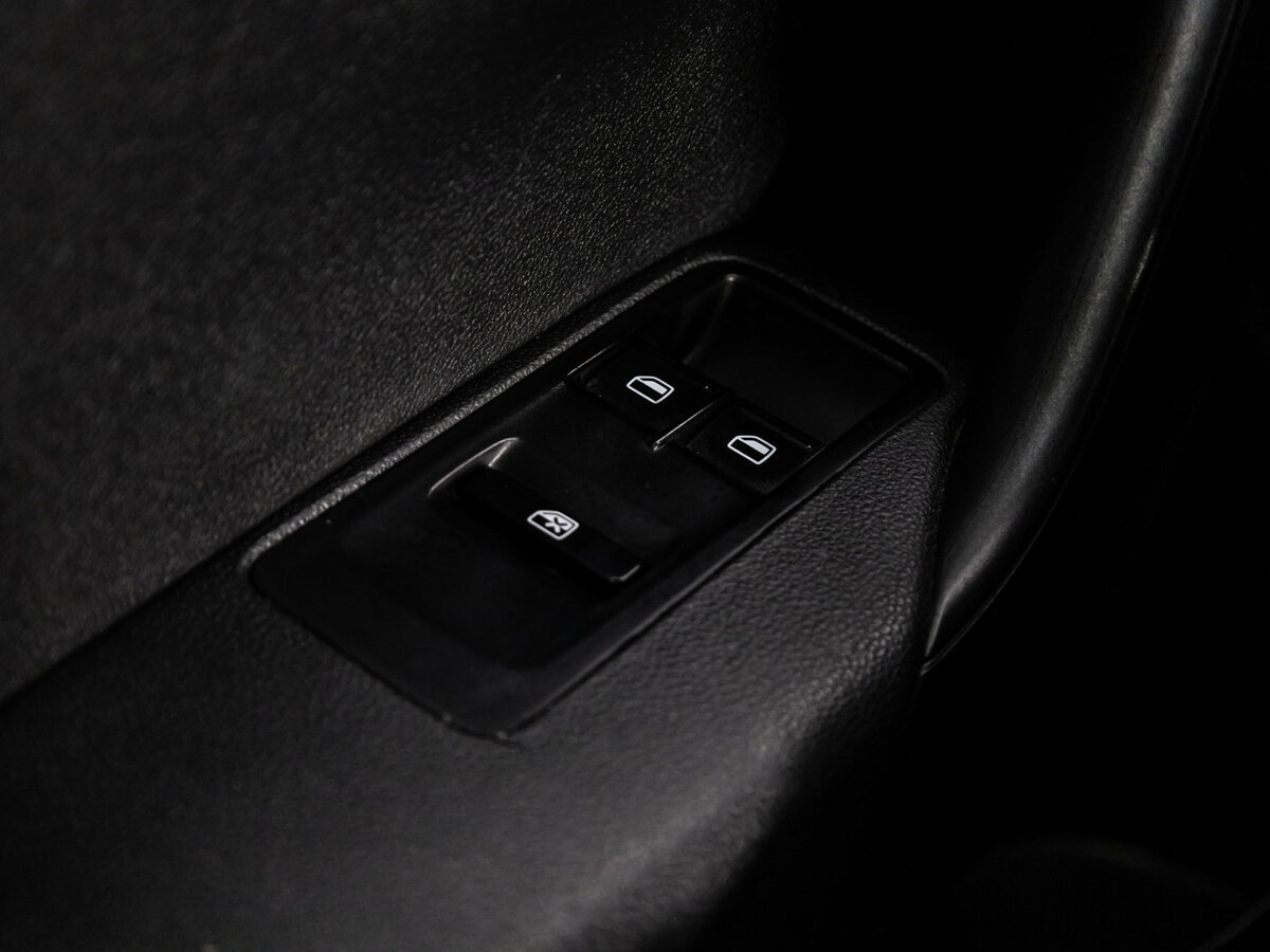 Купить Volkswagen Polo с пробегом. Фото: #12