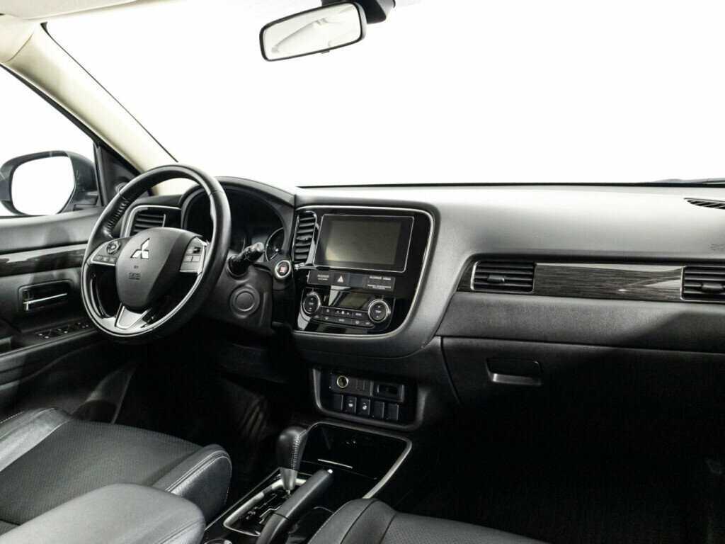 Купить Mitsubishi Outlander с пробегом. Фото: #8