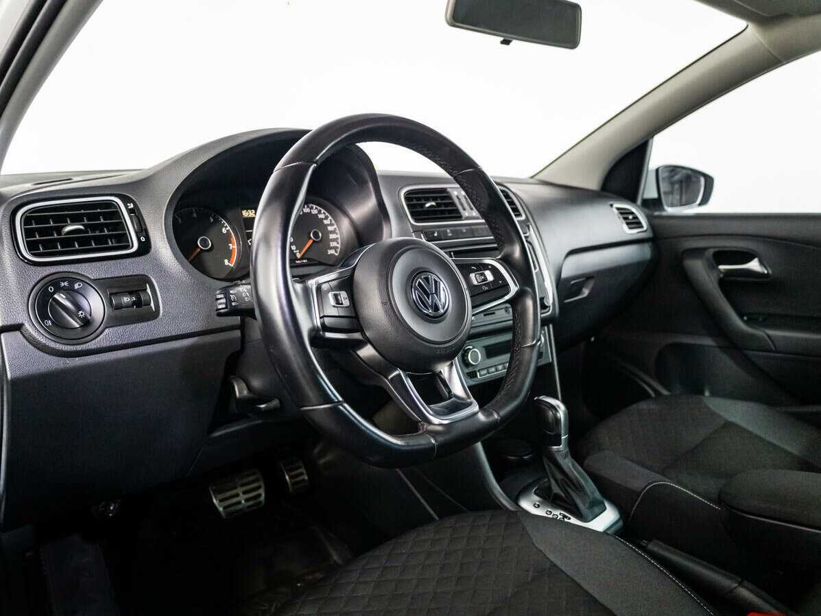 Купить Volkswagen Polo с пробегом. Фото: #9