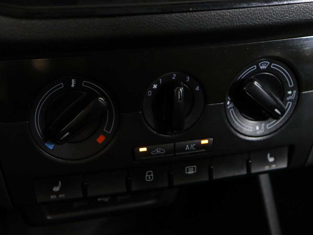 Купить Skoda Rapid с пробегом. Фото: #16