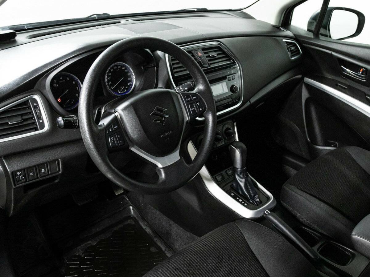 Купить Suzuki SX4 с пробегом. Фото: #10