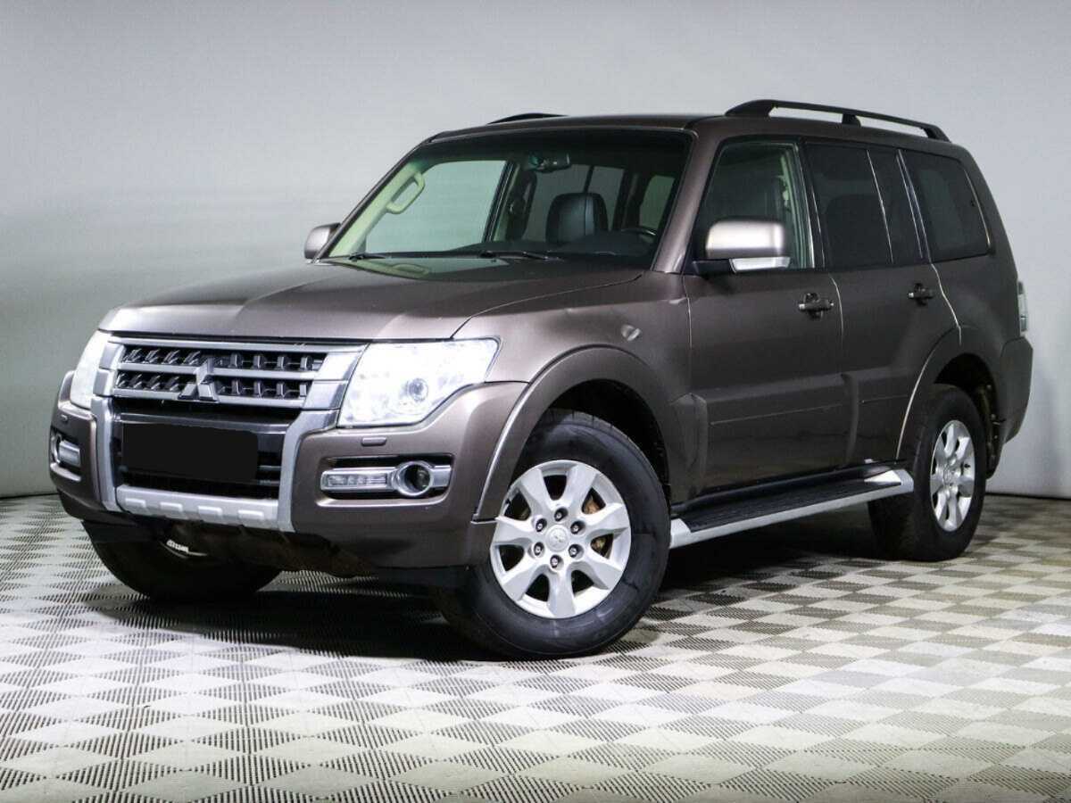 Купить Mitsubishi Pajero с пробегом. Посмотреть фото