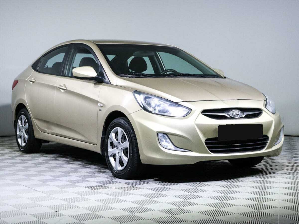 Купить Hyundai Solaris с пробегом. Фото: #2