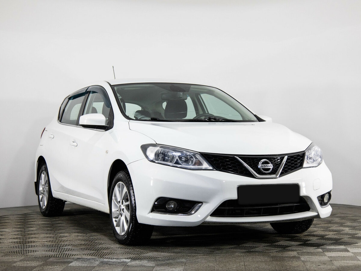 Купить Nissan Tiida с пробегом. Фото: #2