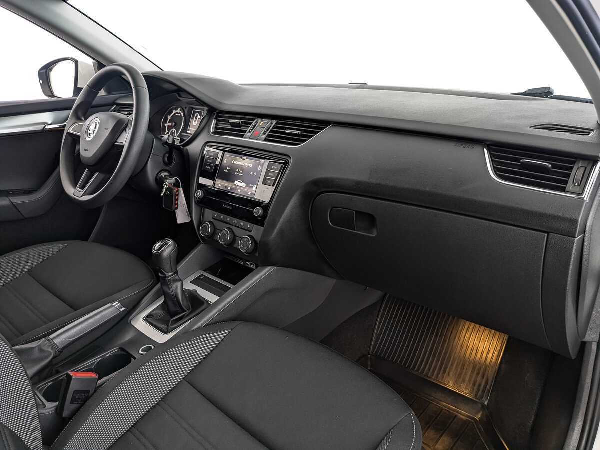 Купить Skoda Octavia с пробегом. Фото: #8