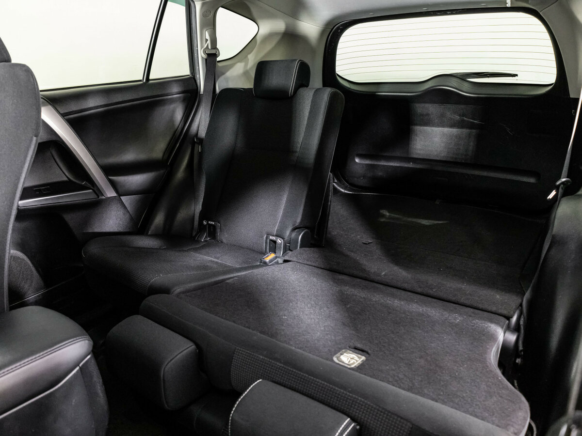 Купить Toyota RAV4 с пробегом. Фото: #13