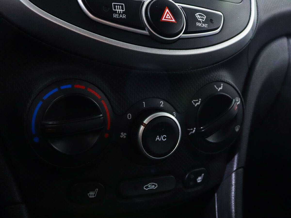 Купить Hyundai Solaris с пробегом. Фото: #13