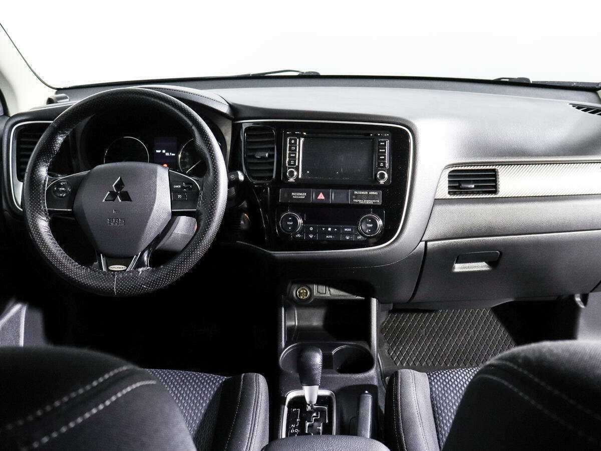 Купить Mitsubishi Outlander с пробегом. Фото: #10