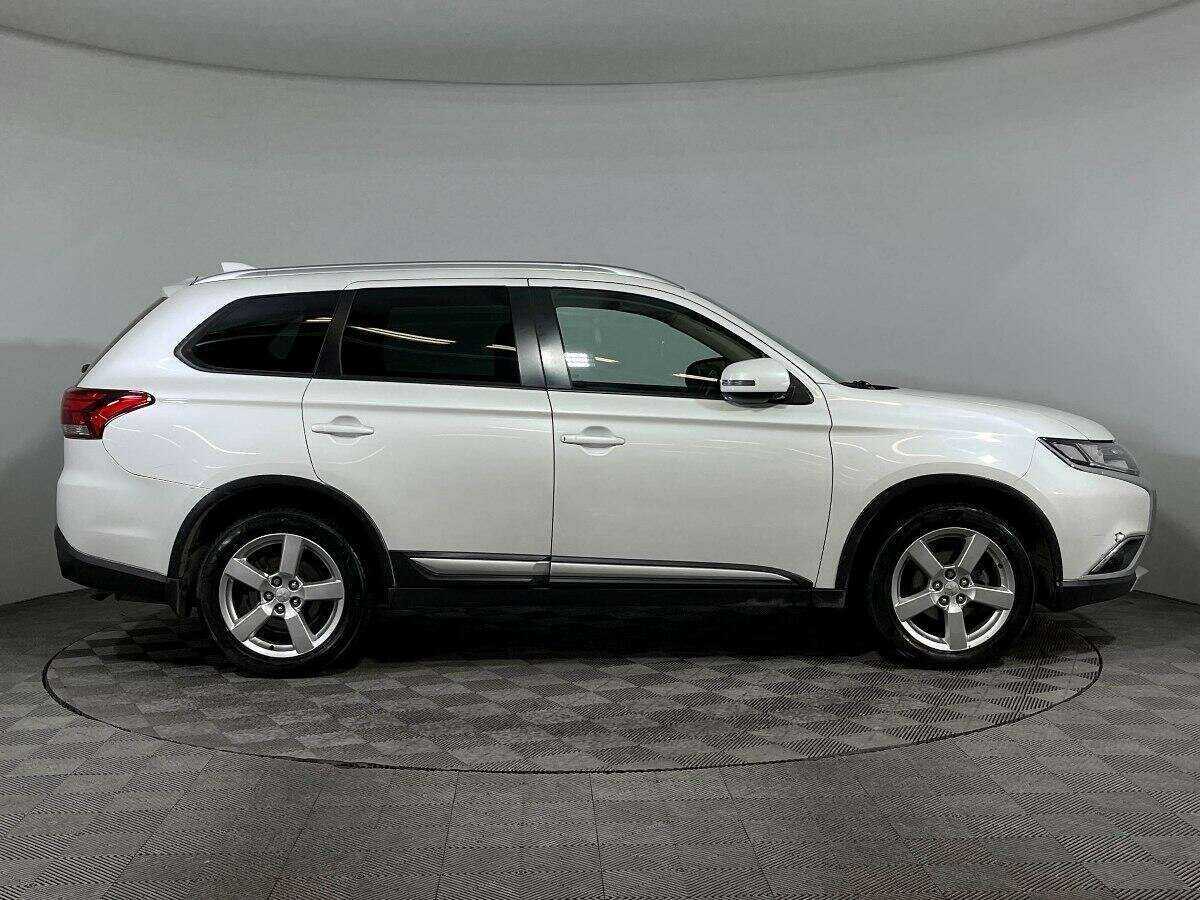 Купить Mitsubishi Outlander с пробегом. Фото: #3