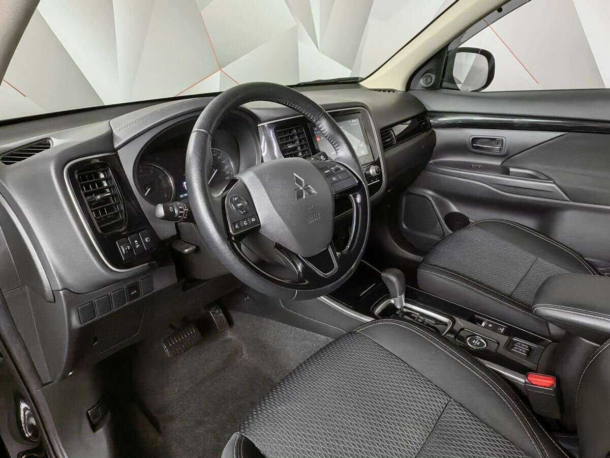 Купить Mitsubishi Outlander с пробегом. Фото: #9