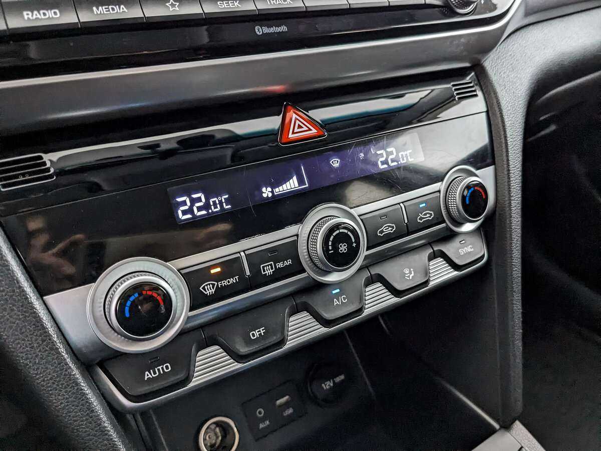 Купить Hyundai Elantra с пробегом. Фото: #16