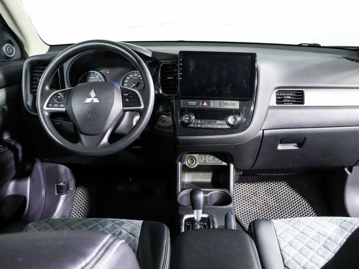 Купить Mitsubishi Outlander с пробегом. Фото: #10