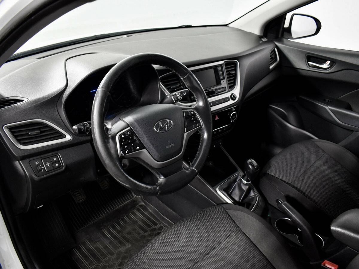 Купить Hyundai Solaris с пробегом. Фото: #8