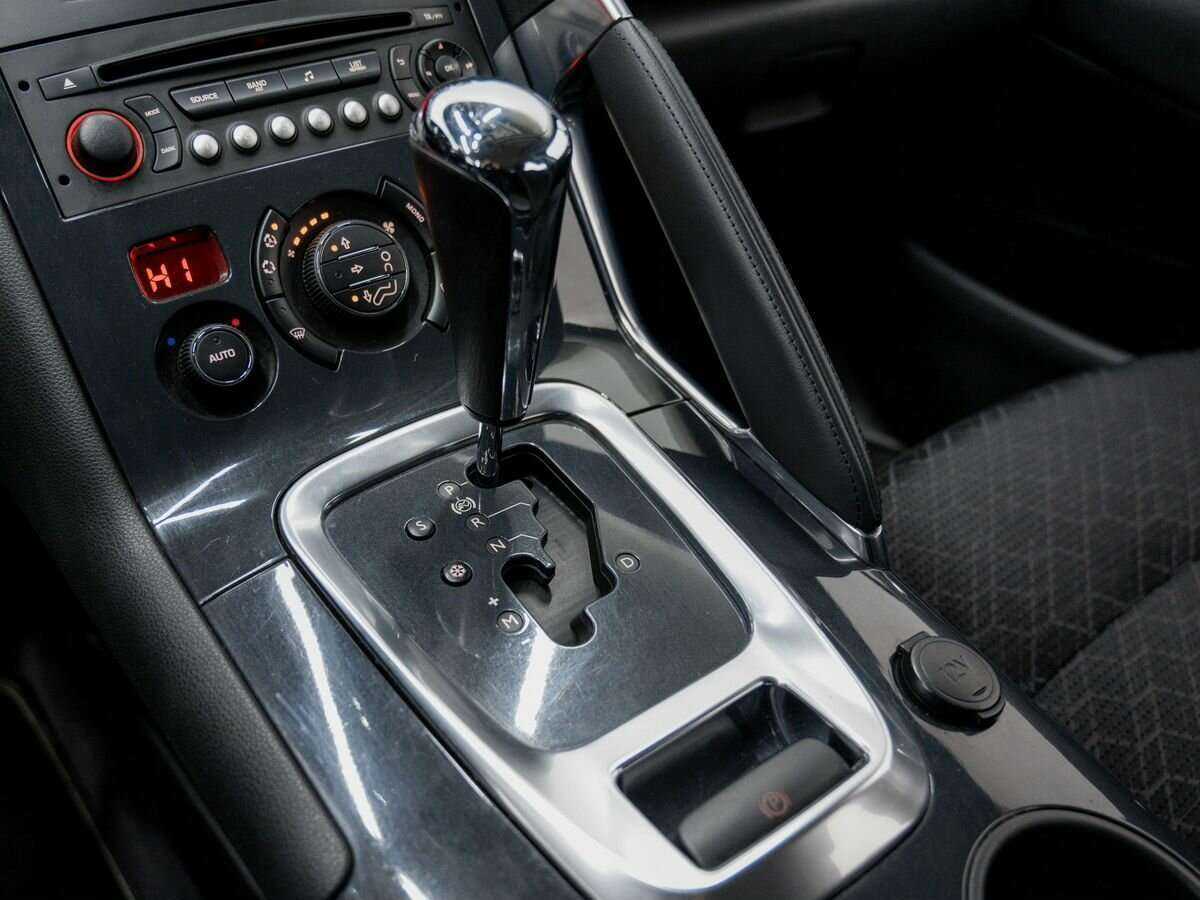 Купить Peugeot 3008 с пробегом. Фото: #17