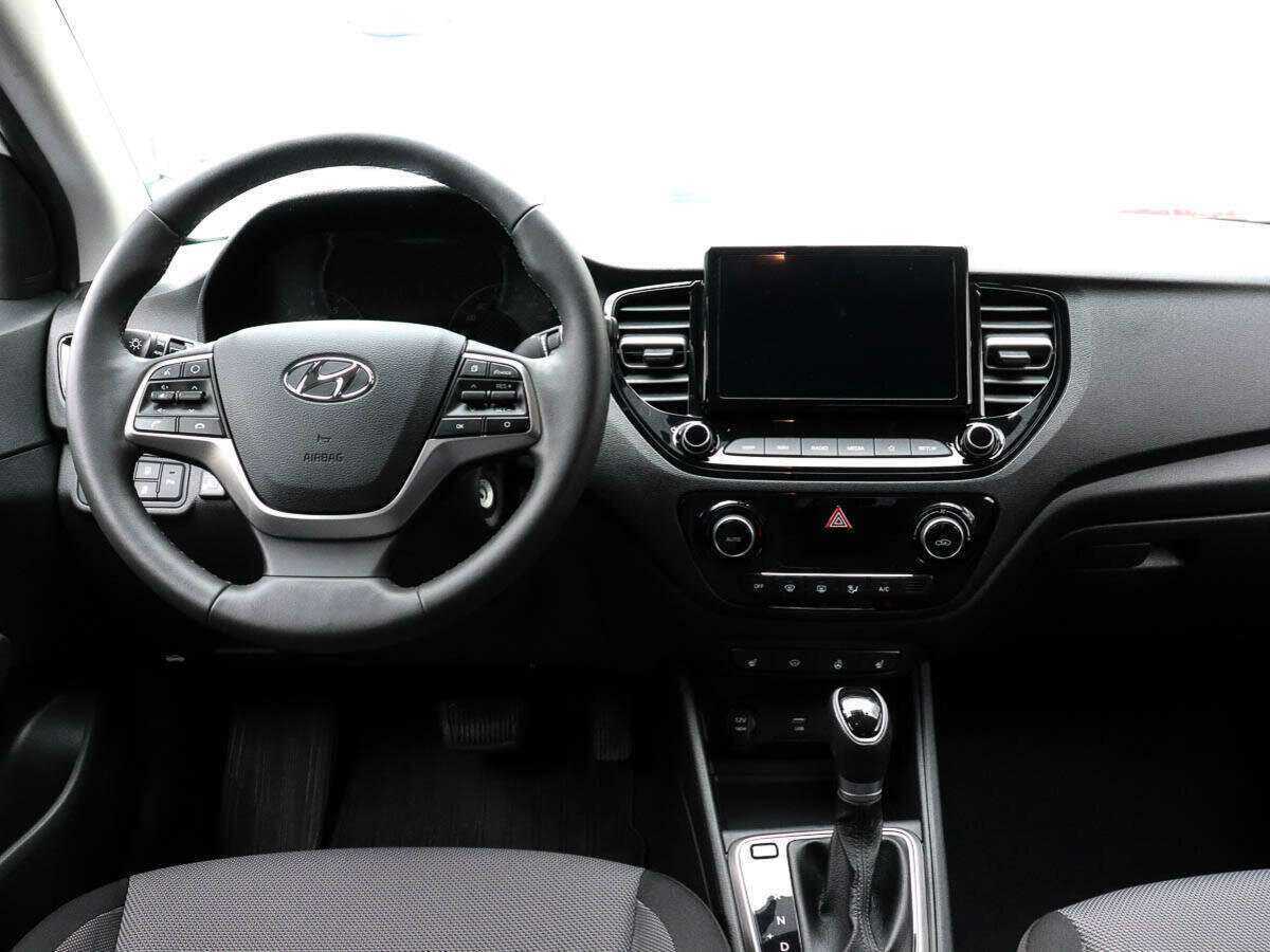 Купить Hyundai Solaris с пробегом. Фото: #8