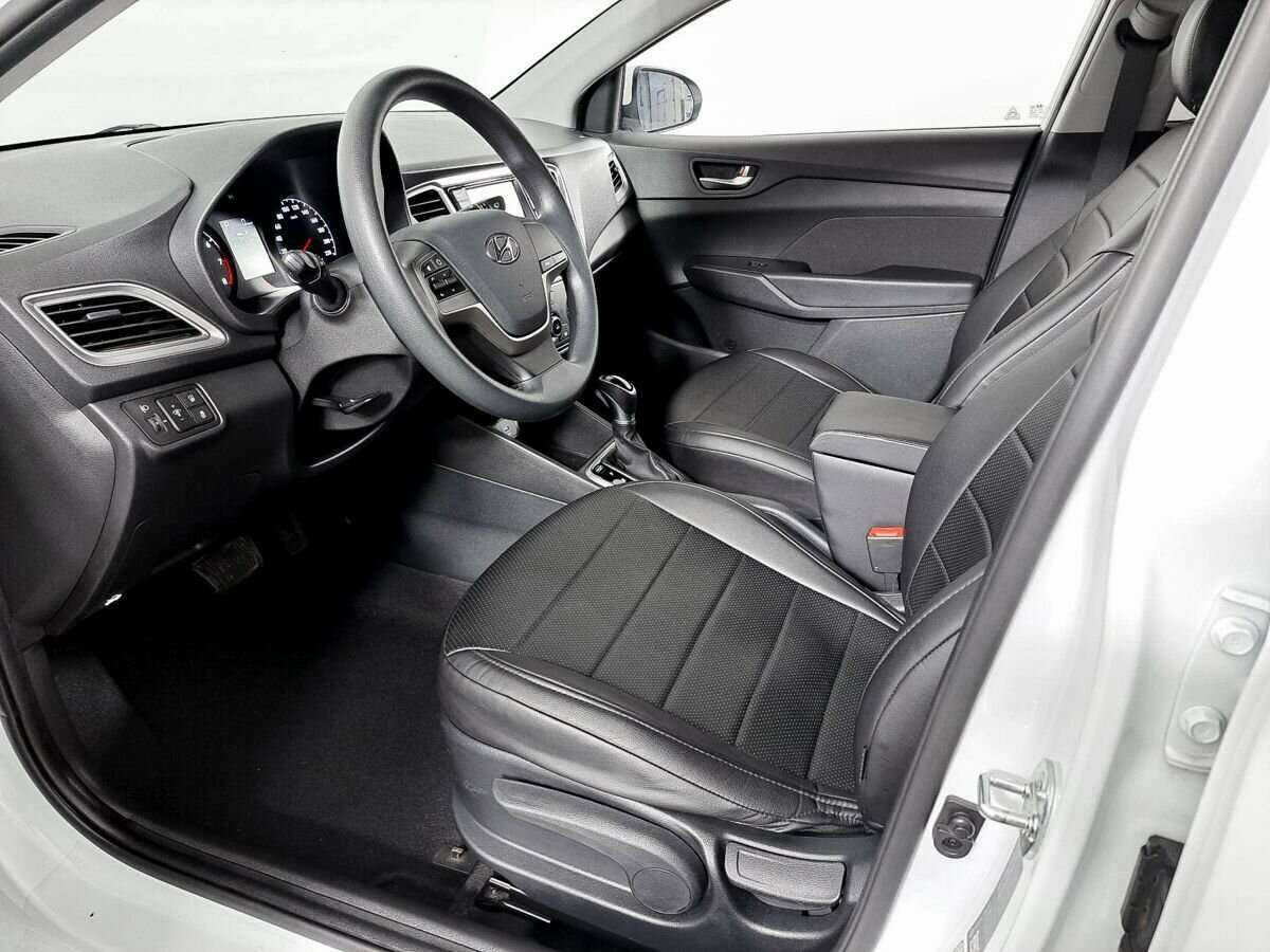 Купить Hyundai Solaris с пробегом. Фото: #13