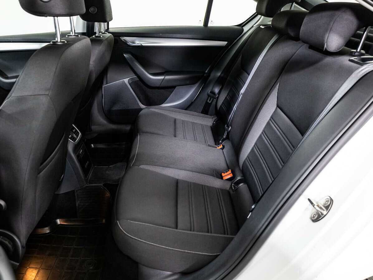 Купить Skoda Octavia с пробегом. Фото: #9