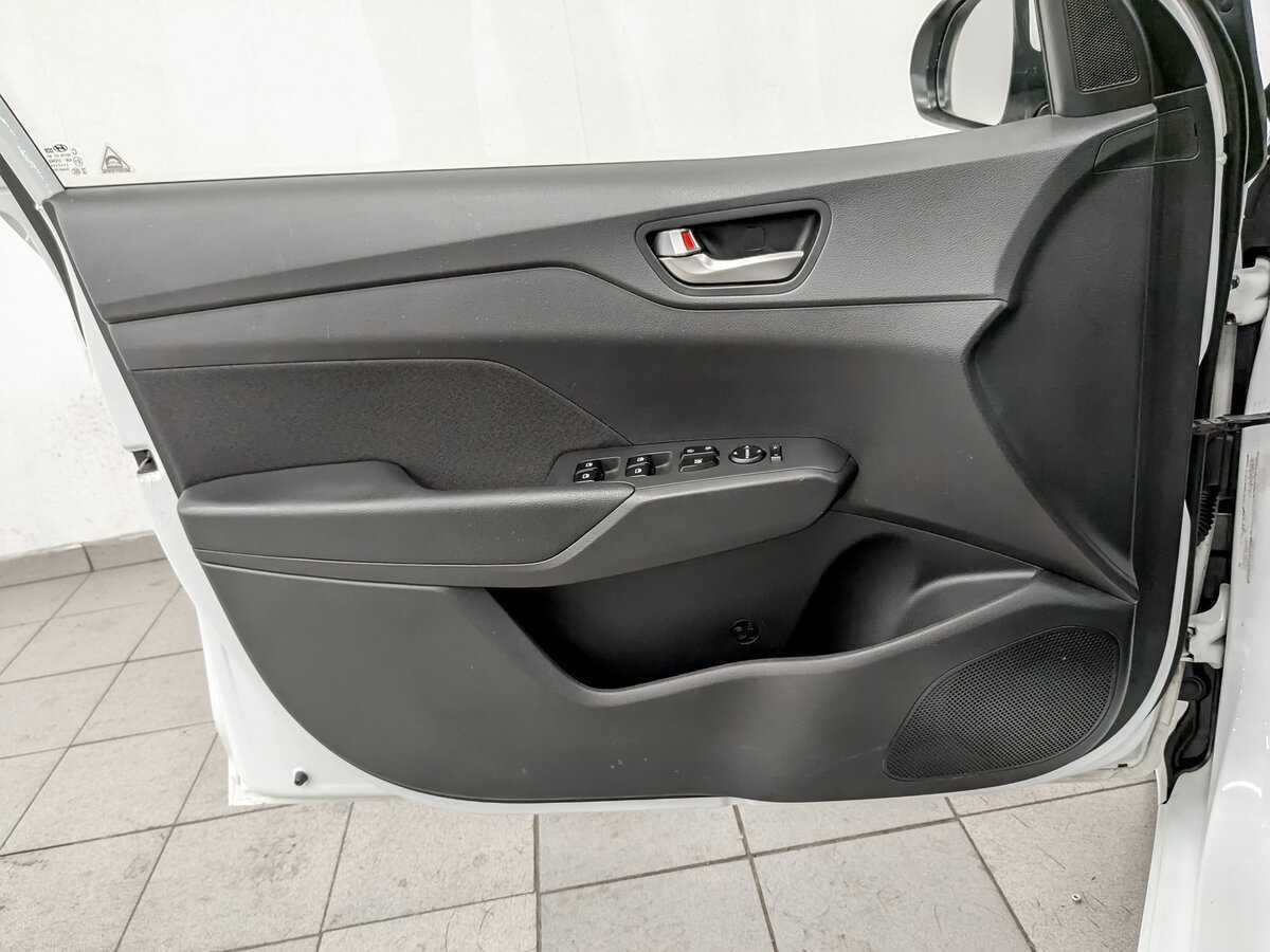 Купить Hyundai Solaris с пробегом. Фото: #16