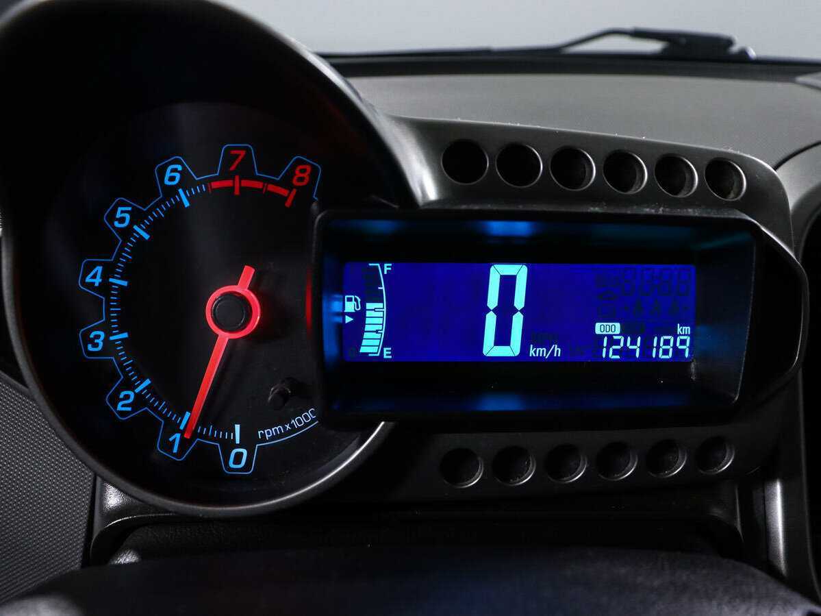 Купить Chevrolet Aveo с пробегом. Фото: #8